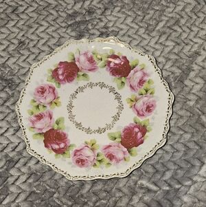 Floral Rose Pattern Plate